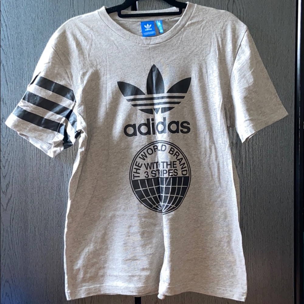 adidas gray and black tshirt men’s size M